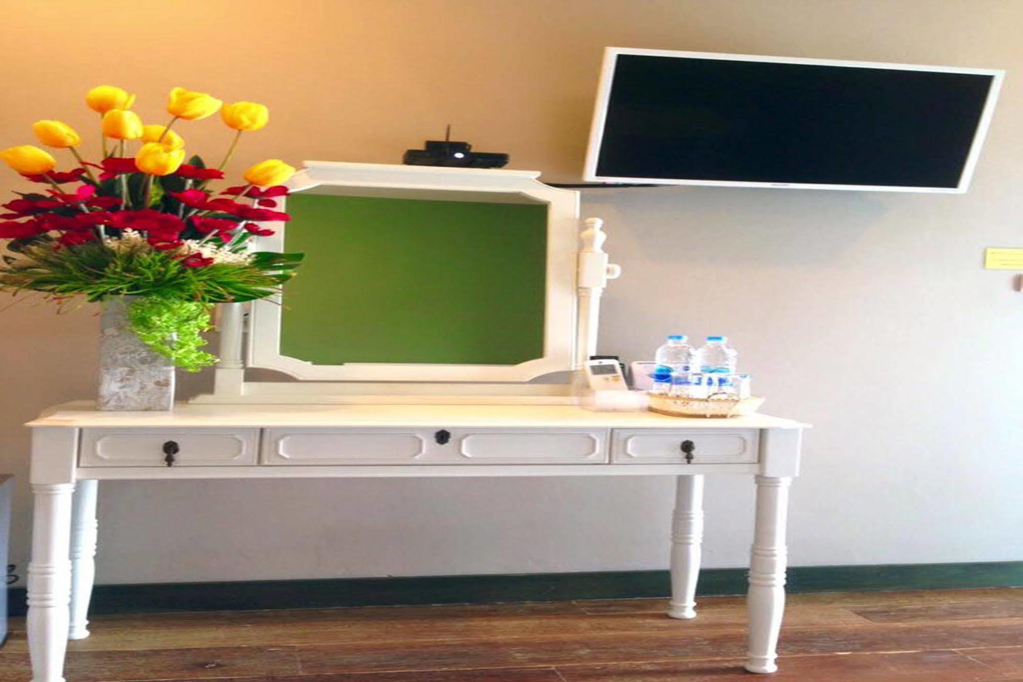 Mulberry House Hotel Pak Thong Chai Ngoại thất bức ảnh