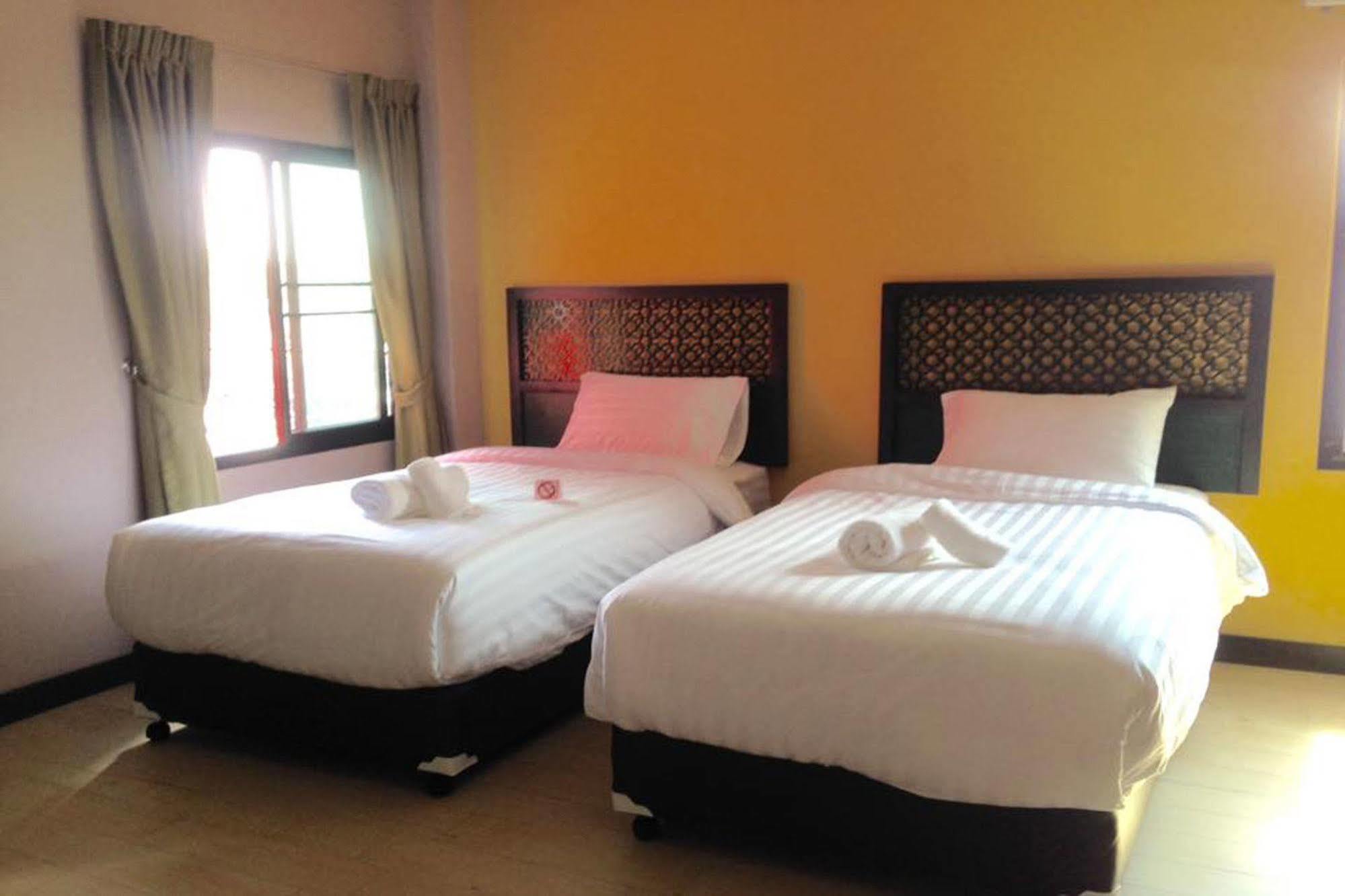 Mulberry House Hotel Pak Thong Chai Ngoại thất bức ảnh
