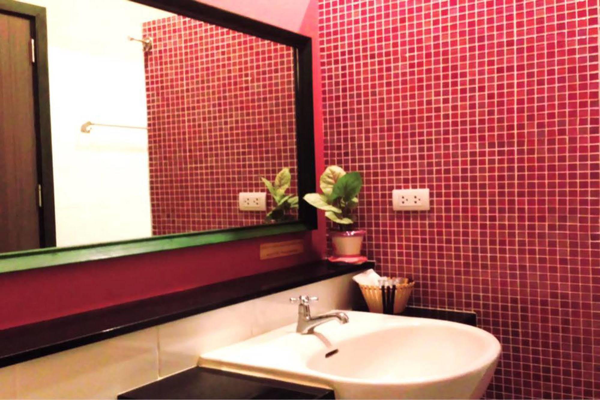 Mulberry House Hotel Pak Thong Chai Ngoại thất bức ảnh