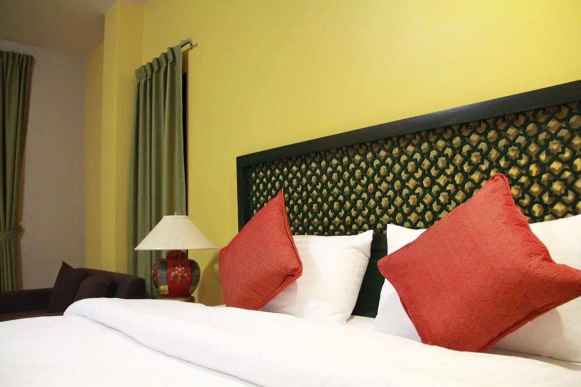 Mulberry House Hotel Pak Thong Chai Ngoại thất bức ảnh